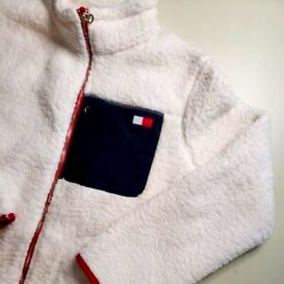 TOMMY HILFIGER
ESSENTIAL CURVE SHERPA POCKET JACKET - Picture 2 of 10